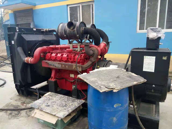 深州租赁发电机-柴油发电机组的齿轮箱和发电机温升控制